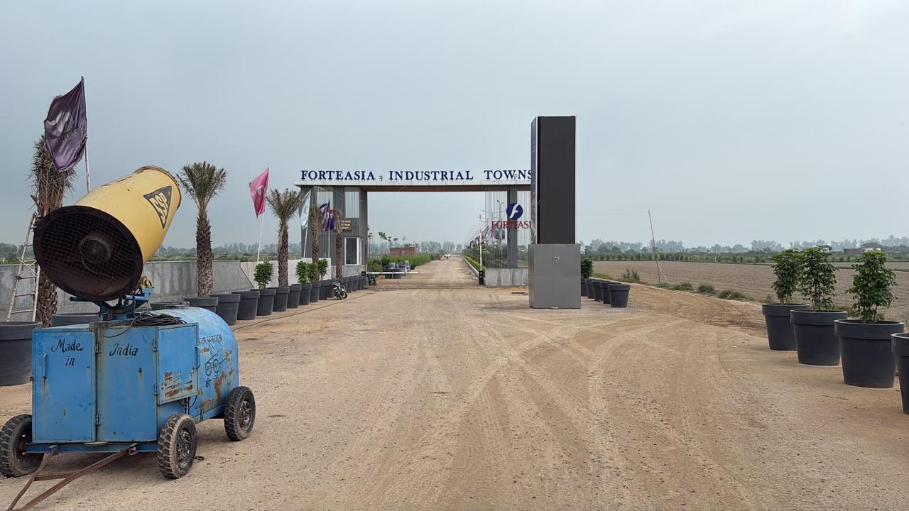 Entrance gate and approach road at Forteasia Industrial Township